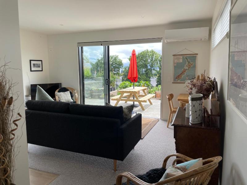 Lake Views - new apartment with room to relax - image 6