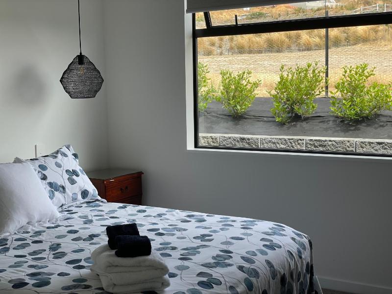 Lake Views - new apartment with room to relax - image 33