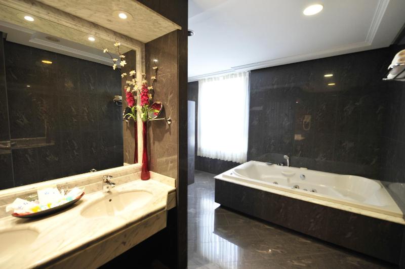 Suite image 2