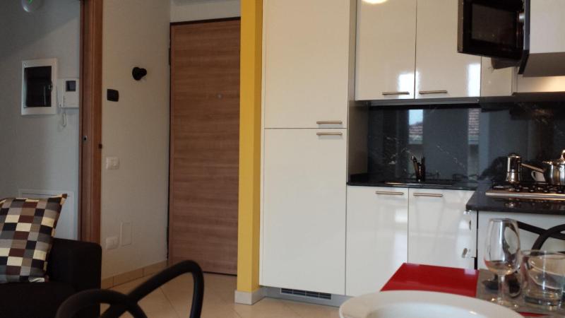 One-Bedroom Apartment image 3