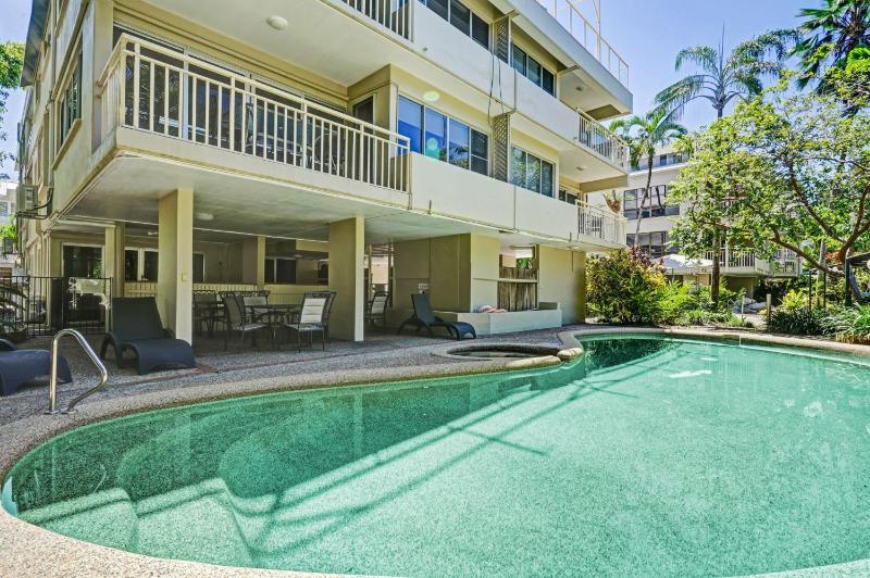 Cozie Homes - Mantaray on Macrossan - image 11