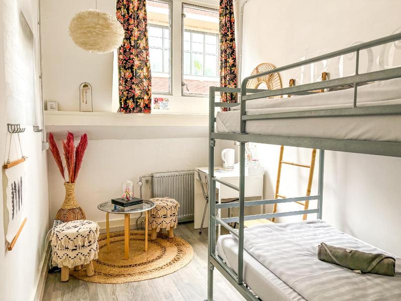 Twin Room with Shared Bathroom image 1
