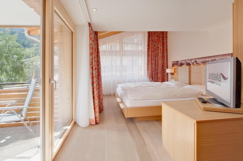 Family Room with Matterhorn View image 3