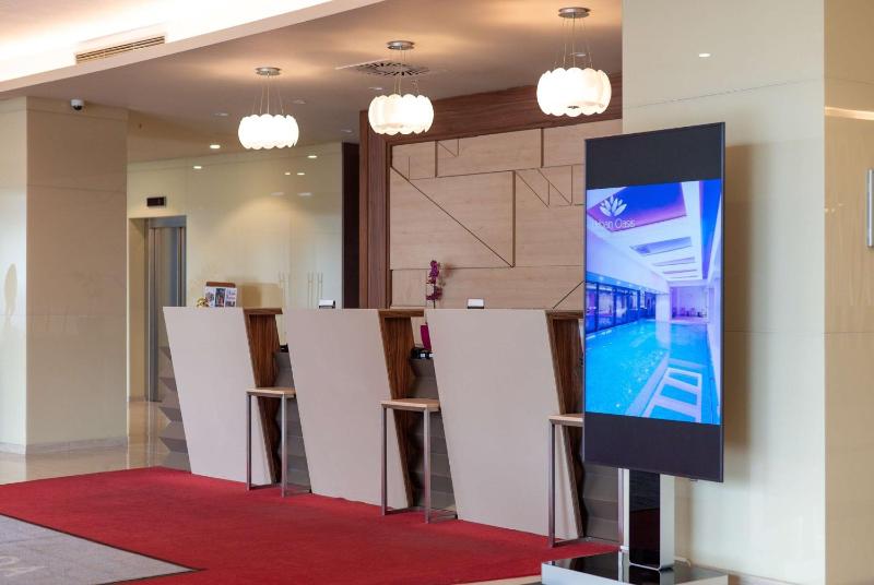Ramada Plaza by Wyndham Craiova - image 47