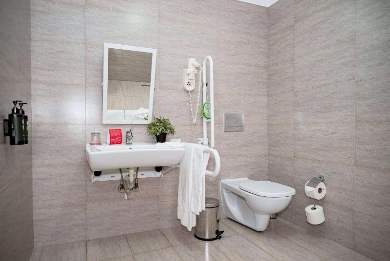 Ramada Plaza by Wyndham Craiova - image 39
