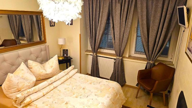 SOHO Private Zimmer & Rooms Im Herzen der Altstadt - image 14