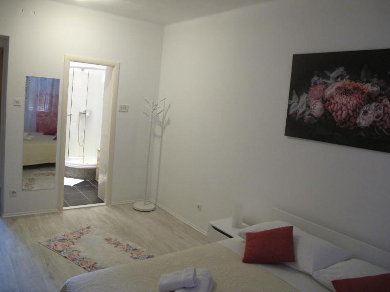 Rooms And Apartment Stambuk II - image 4