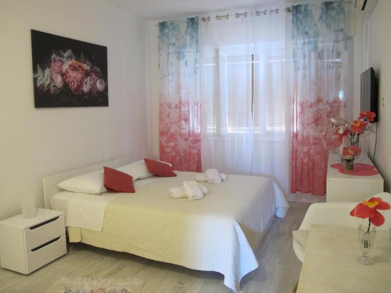 Rooms And Apartment Stambuk II - image 3