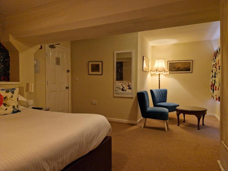 Superior King Room image 1