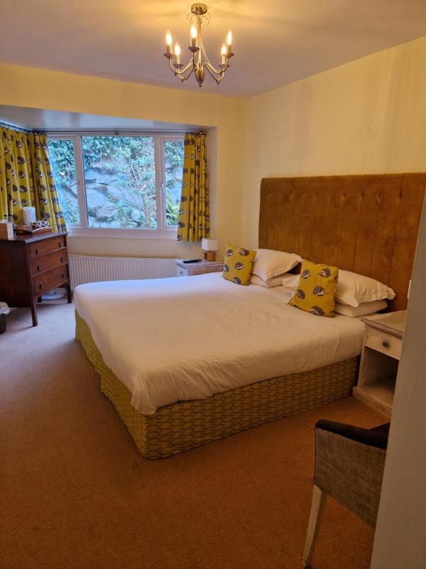Double Room image 4