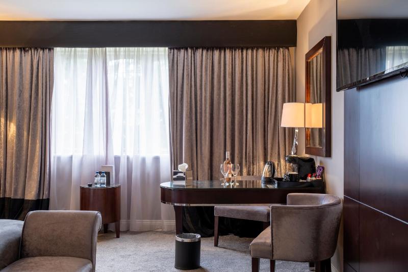 Superior Double Room image 4
