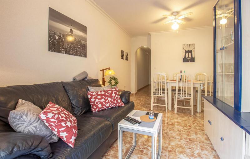 Cozy Apartment In Torrevieja With Wifi - image 12
