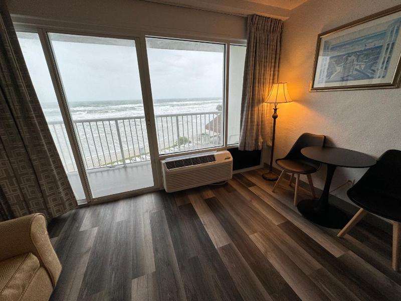 Emerald Shores Hotel - Daytona Beach - image 49