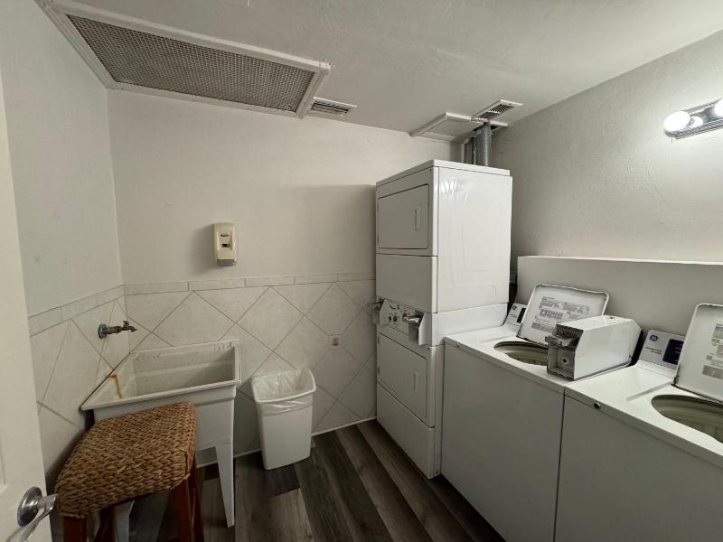 Emerald Shores Hotel - Daytona Beach - image 12