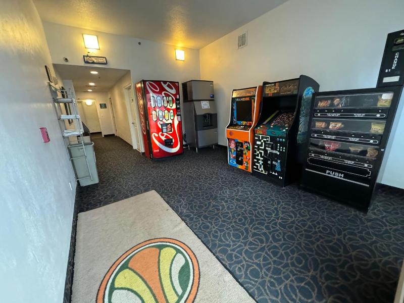 Emerald Shores Hotel - Daytona Beach - image 40