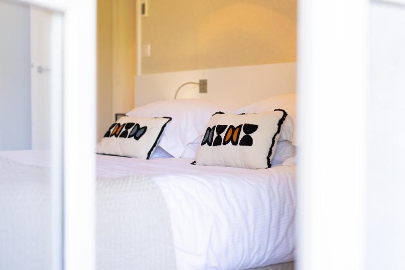 Small Double Room image 4
