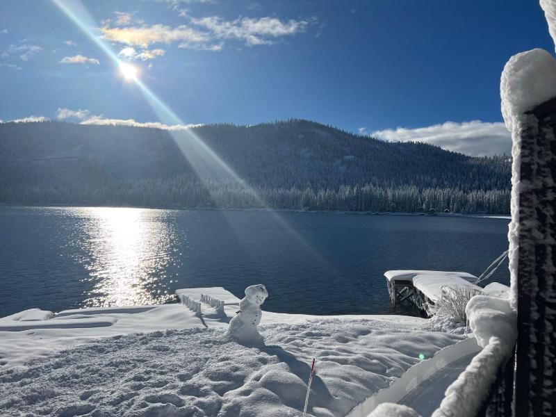 Beautiful Deluxe Studio w/Lake View #245 at Donner Lake Village - image 9