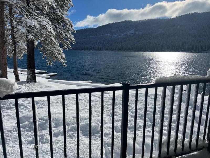 Beautiful Deluxe Studio w/Lake View #245 at Donner Lake Village - image 6