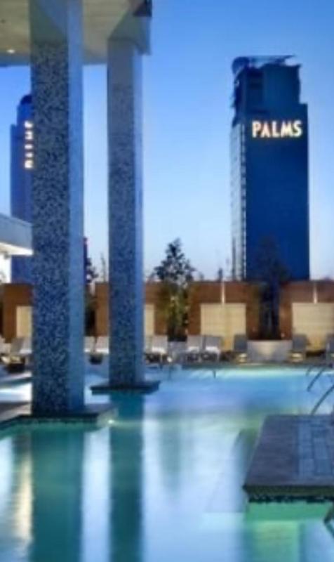 Palms Place Studio with Balcony & Strip View - image 16