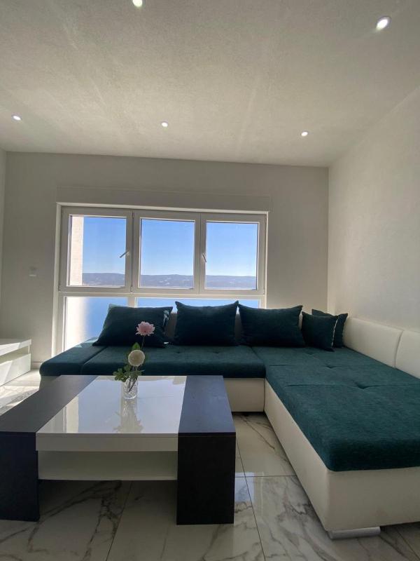 Apartment image 3