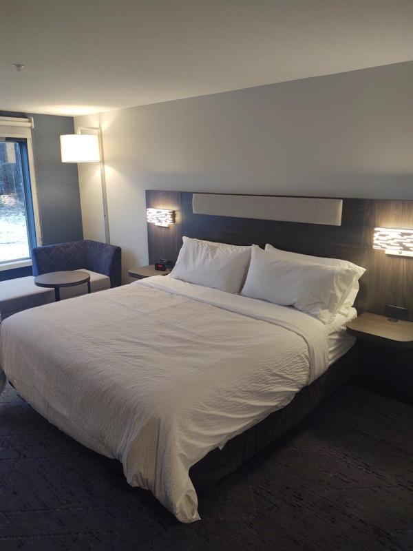 Standard King Room image 1