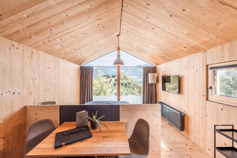 Chalet image 2