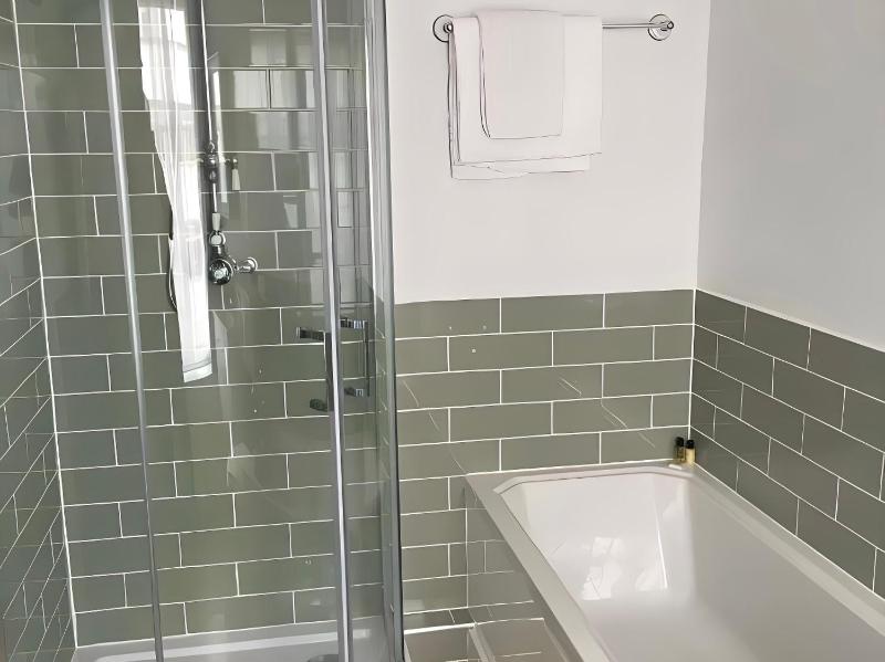 Double Room image 1