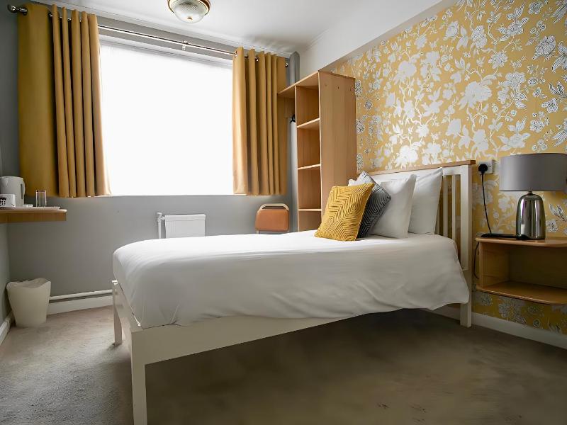 Cosy Double Room image 3