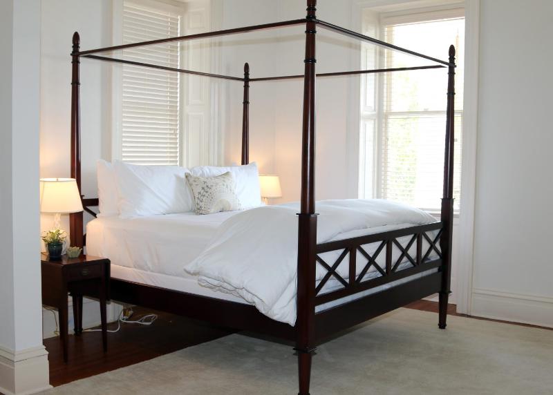 King Room image 4