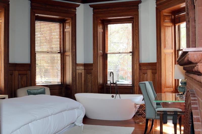 King Room image 2