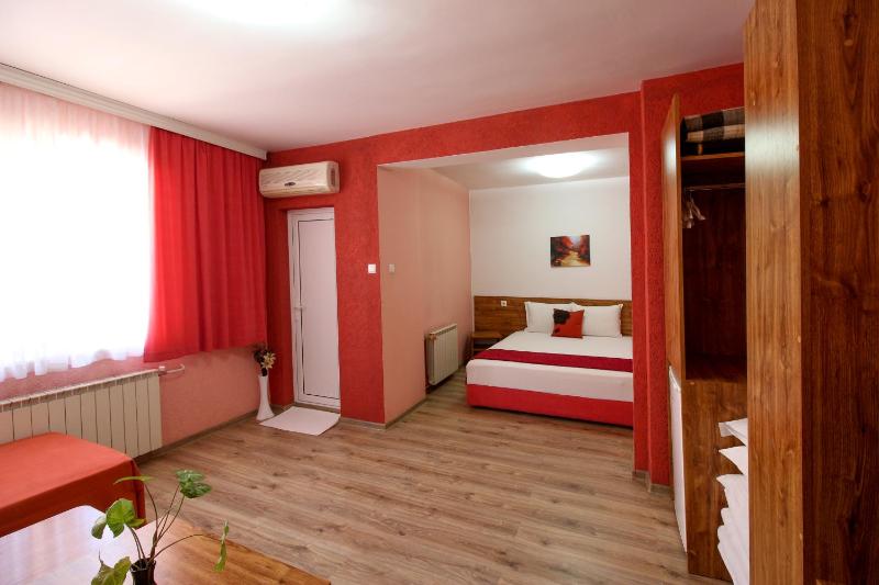 Family Suite (2 Adults + 2 Children) image 3
