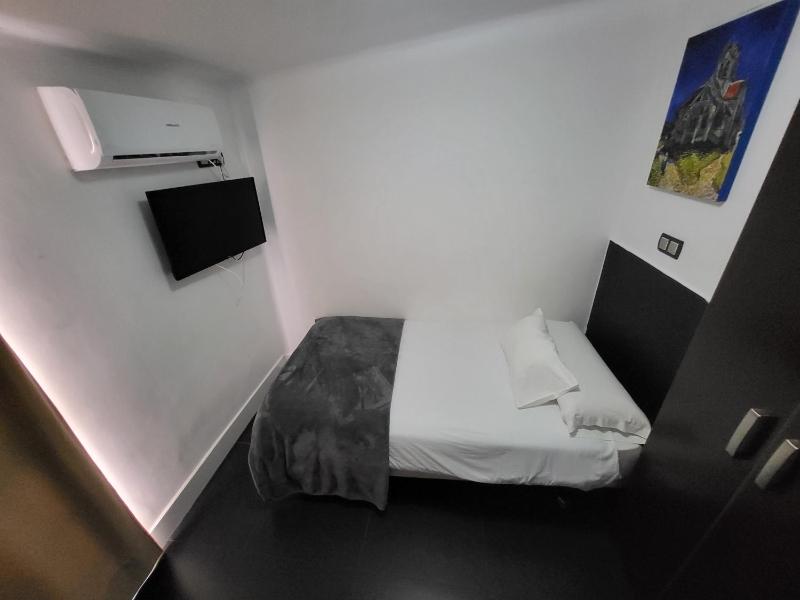 Single Room image 1