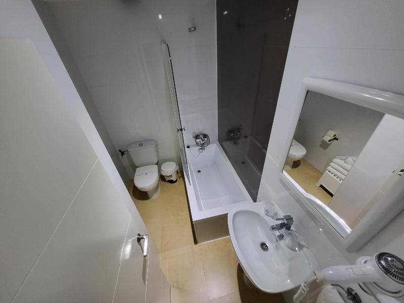Triple Room image 4