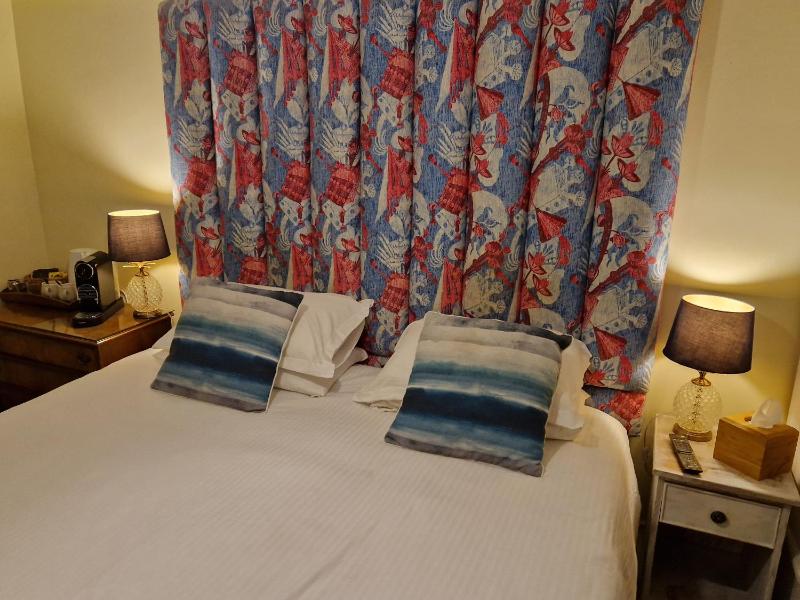 Superior King Room image 2