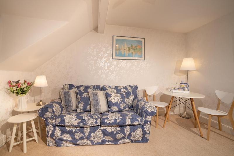 Barnes Fell Apartments - image 4