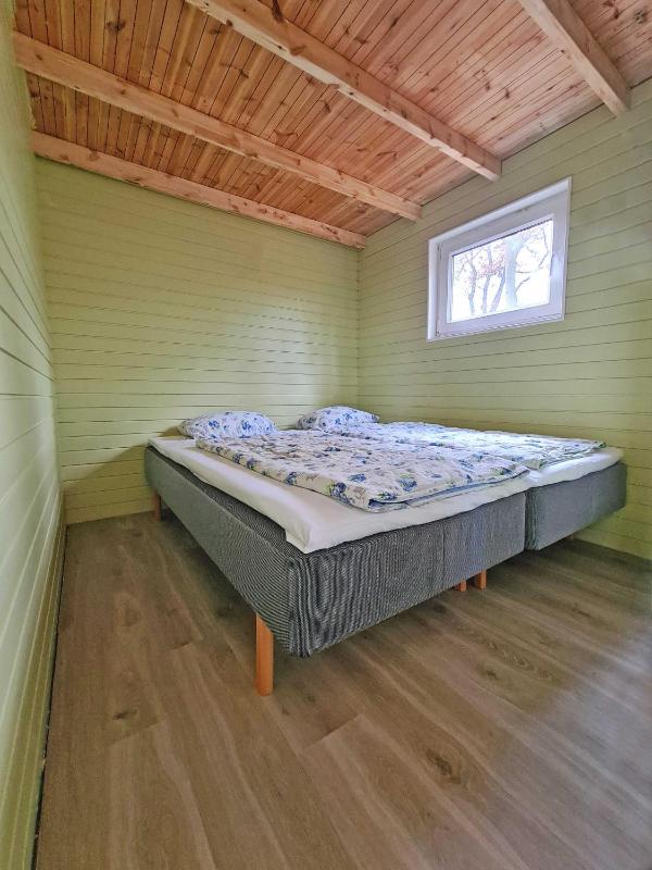 Three-Bedroom Bungalow image 3