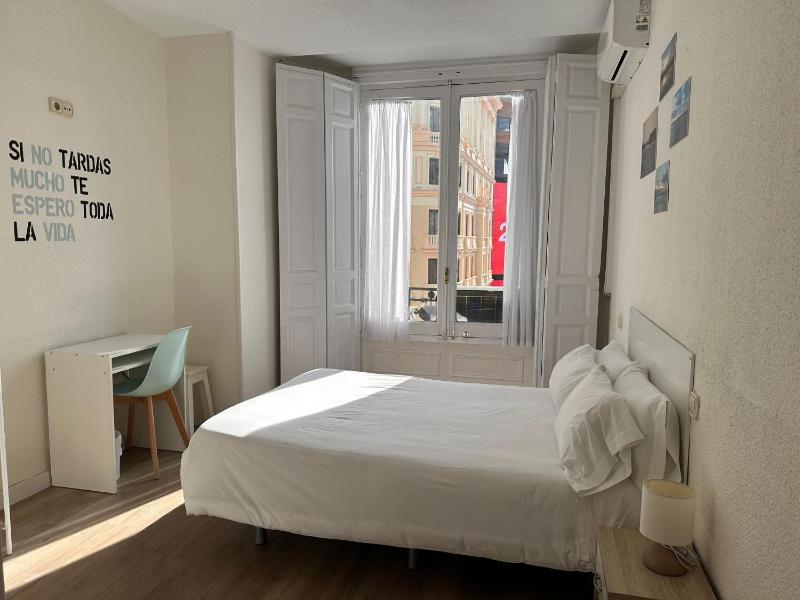 Double Room with Extra Bed image 3