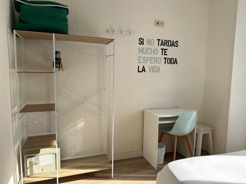 Double Room with Extra Bed image 4