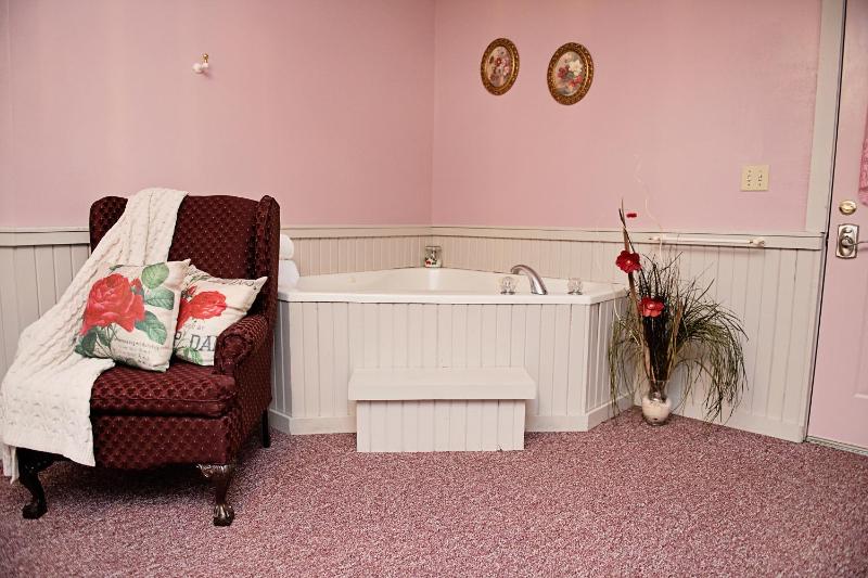 Double Room with Garden View image 4