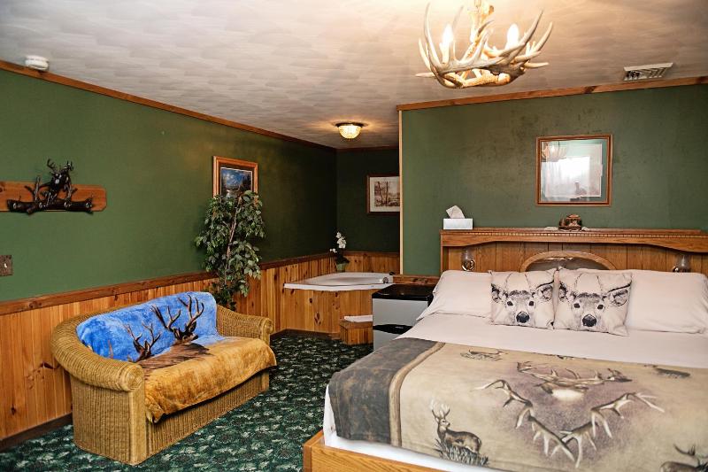 Double Room with Balcony image 2