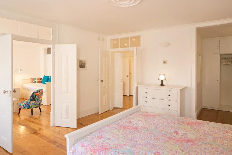 Bright and Spacious Apartment in historic Lisbon neighborhood - TTL269 - image 3