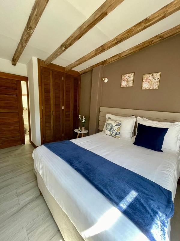 PUERTA DE LA VILLA Apartamentos y Habitaciones - image 44