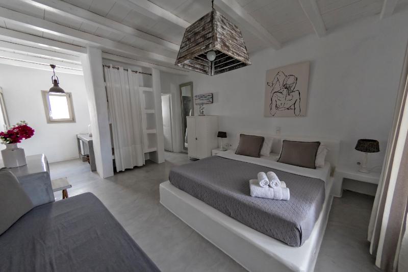Superior Apartment image 3