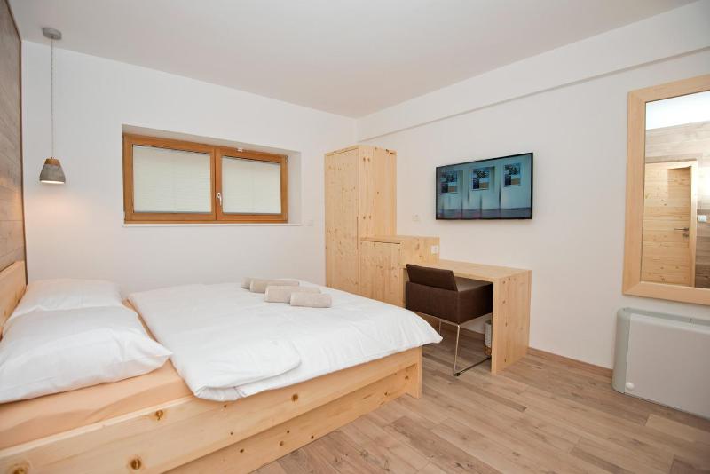 Double Room image 2