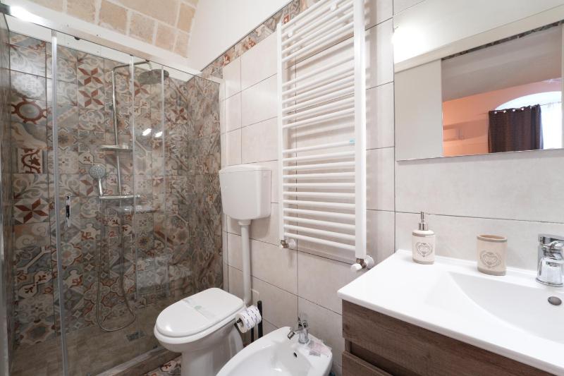 Comfort Triple Room with Shower image 4