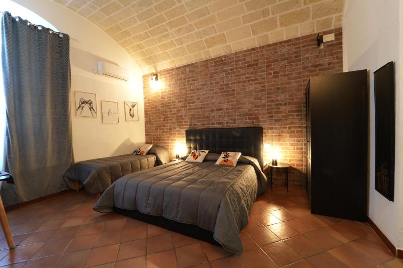 Comfort Triple Room with Shower image 1