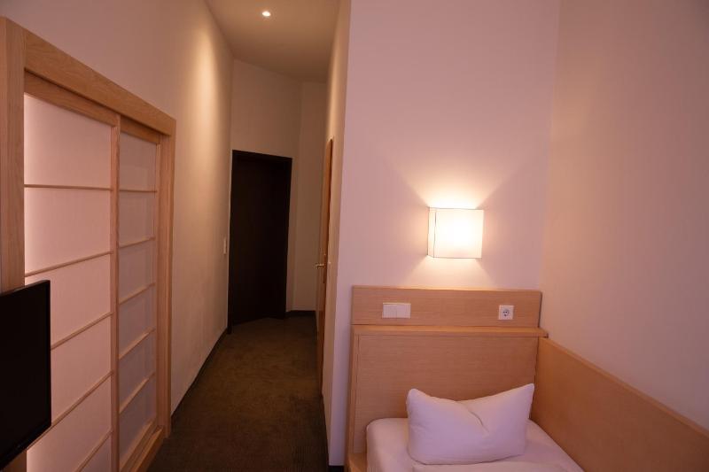 Single Room image 1