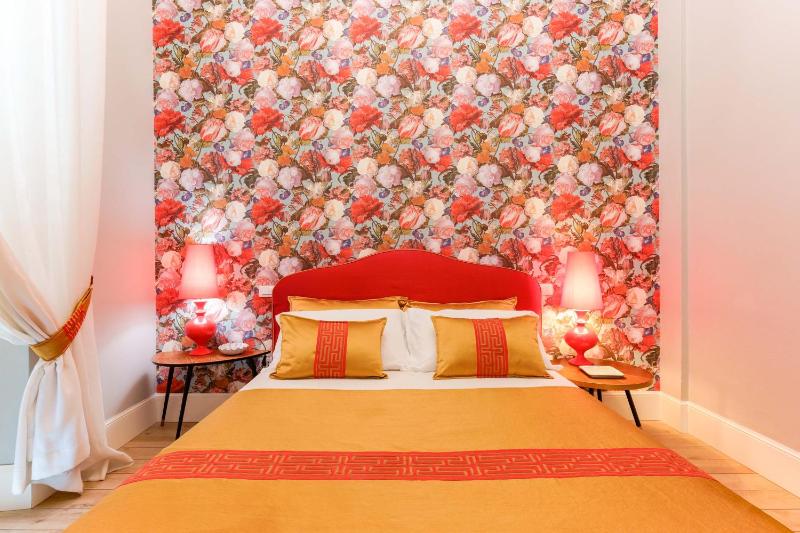 Queen Room with Balcony image 1