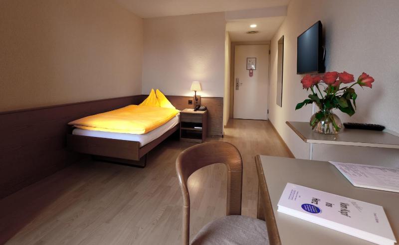 Standard Single Room image 1