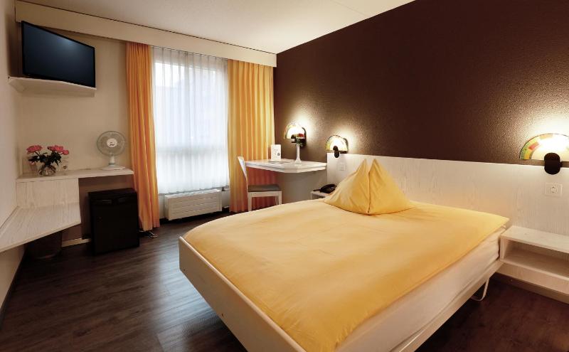 Single Room image 1